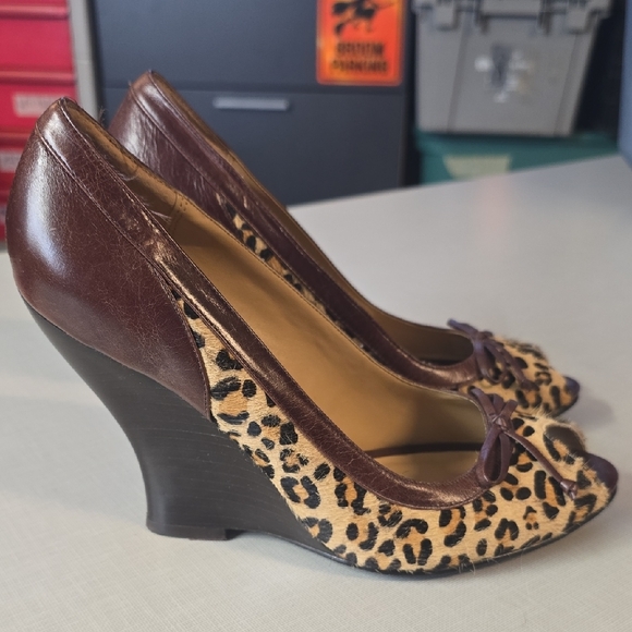 Chinese Laundry Brown Leopard Peep Toe Heels - Picture 2 of 5